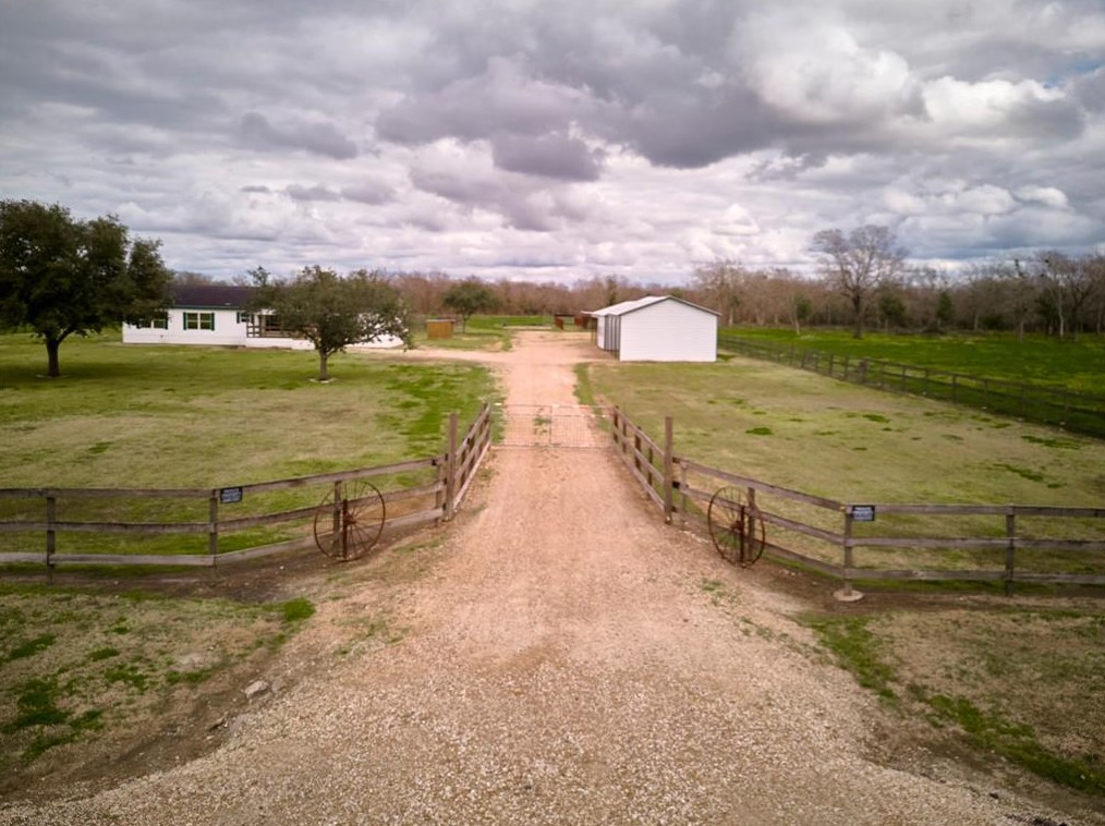 2805 Blase Rd, Richmond, TX 77471
