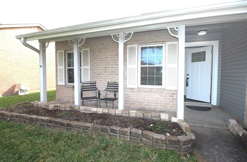 805 Willow Creek Dr, Morgans Point, TX 77571