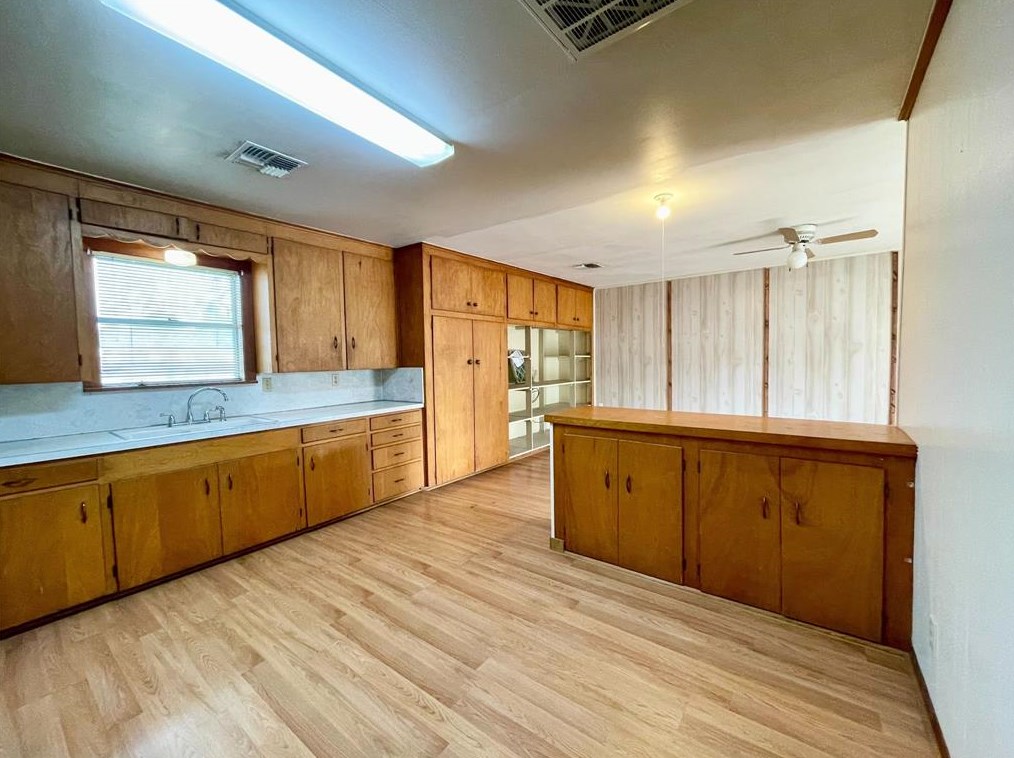 1201 S Austin St, Brenham, TX 77833