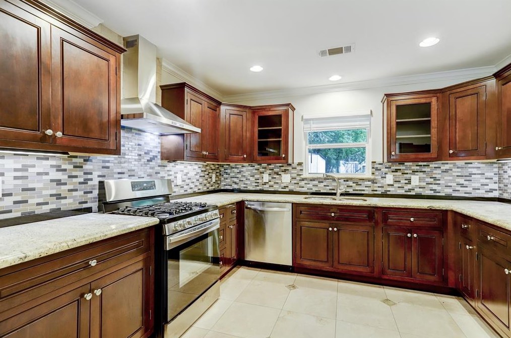 1526 Richelieu Ln, Houston, TX 77018