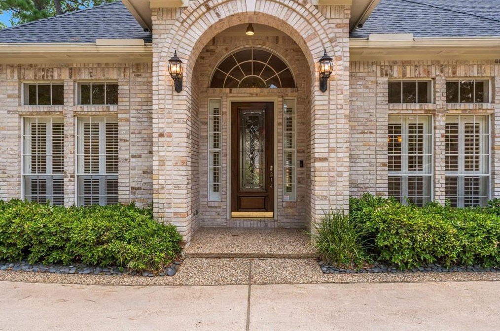 18 Buck Rdg, Spring TX  77381-3856 exterior