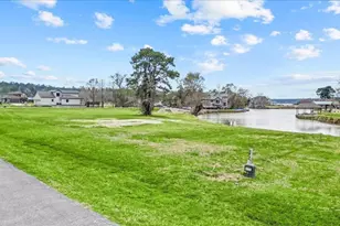 58 Wildwood Lake Dr, Huntsville, TX 77340 - Photo 1