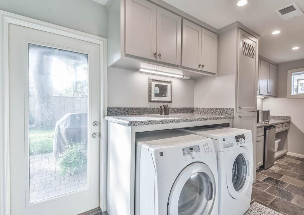 5421 Judalon Ln, Houston TX  77056-7224 exterior