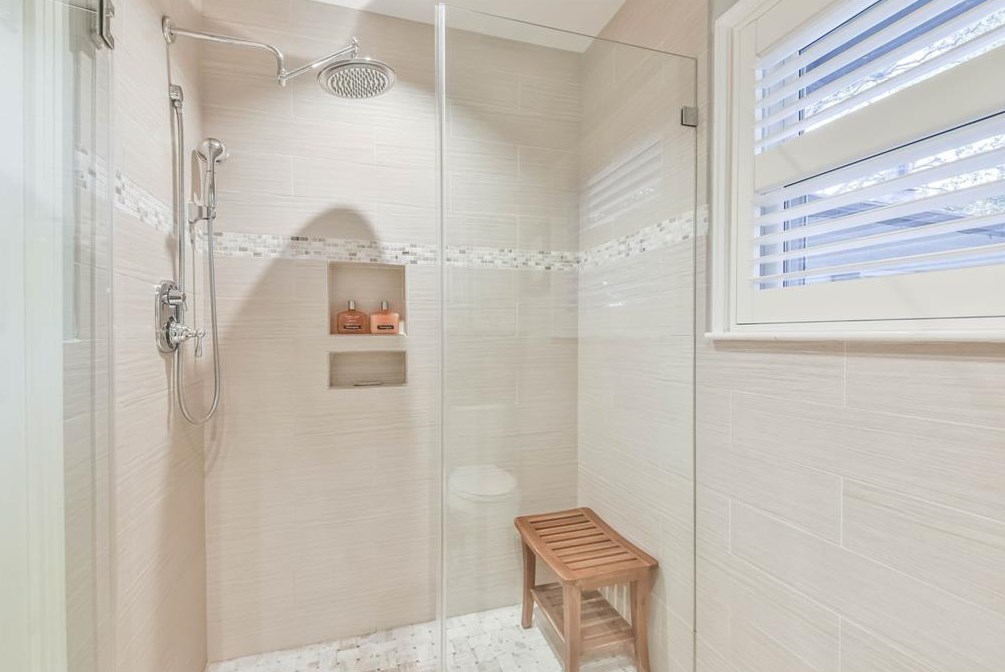 5421 Judalon Ln, Houston TX  77056-7224 exterior