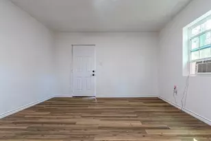 229 Bishop, Livingston, TX 77351 - Photo 2