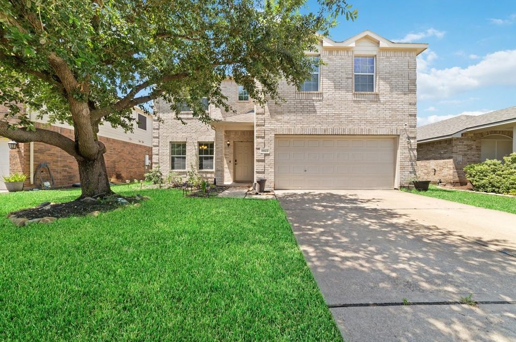 9823 Lynette Falls Dr, Houston, TX 77095-2375