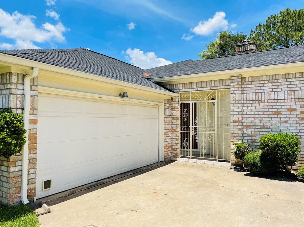 9602 Sandstone St, Houston, TX 77036