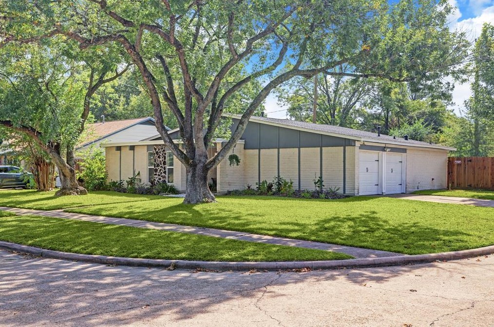 9275 Mcdade St, Houston, TX 77080-2918