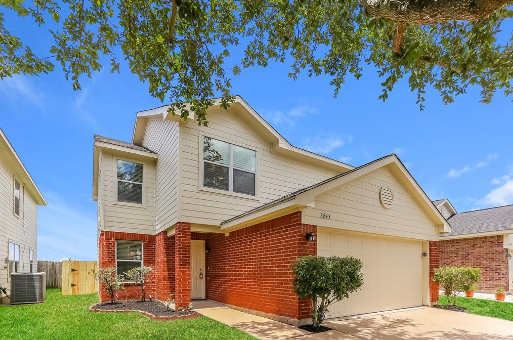 8843 Doak Ln, Houston, TX 77075