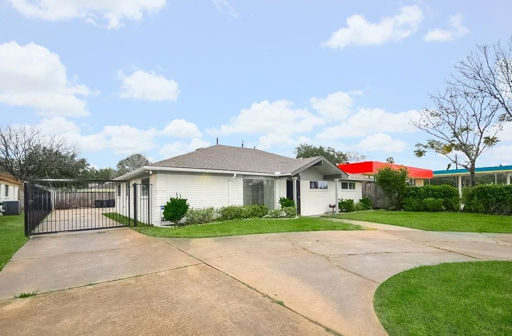 4018 Braeswood Blvd, Houston, TX