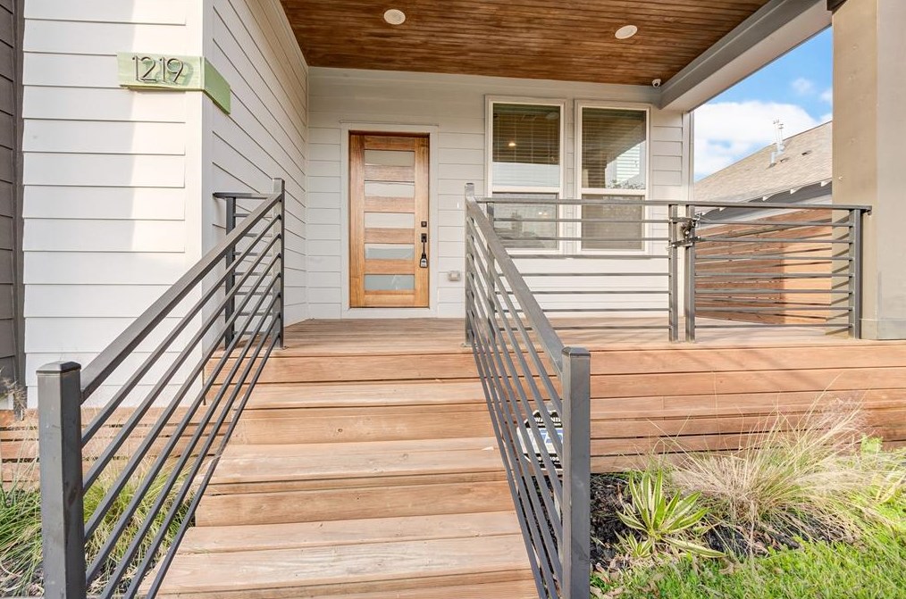 1219 Lee St, Houston, TX 77009