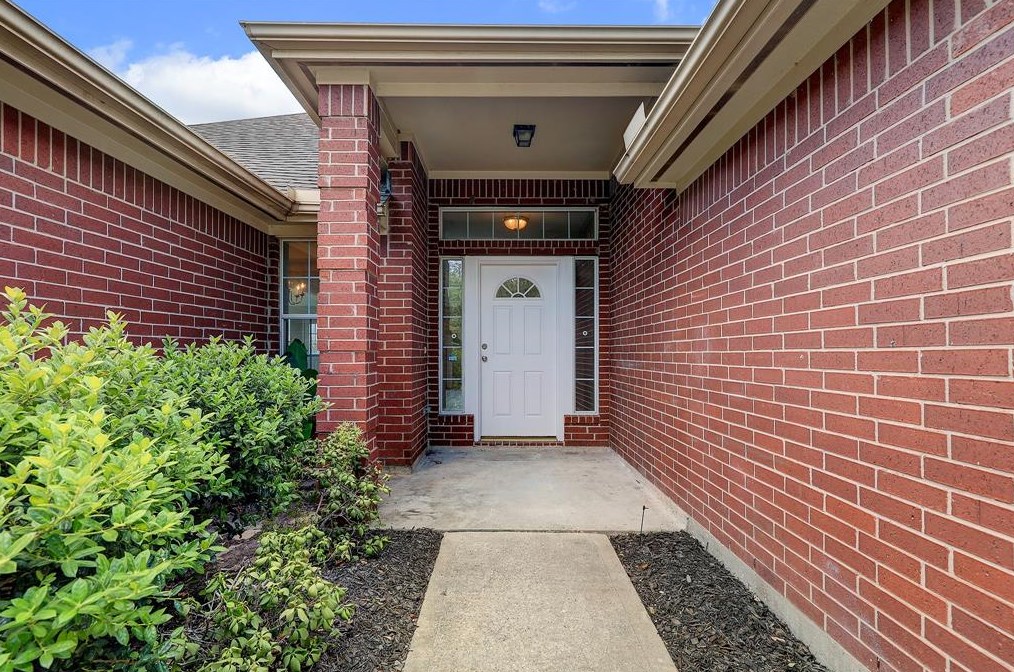 24031 Holleygate Ct, Spring TX  77373-7385 exterior