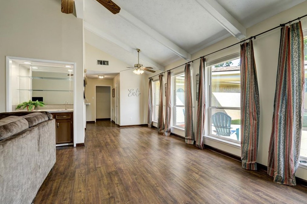3022 Blue Mdw Cir, Sugar Land TX  exterior
