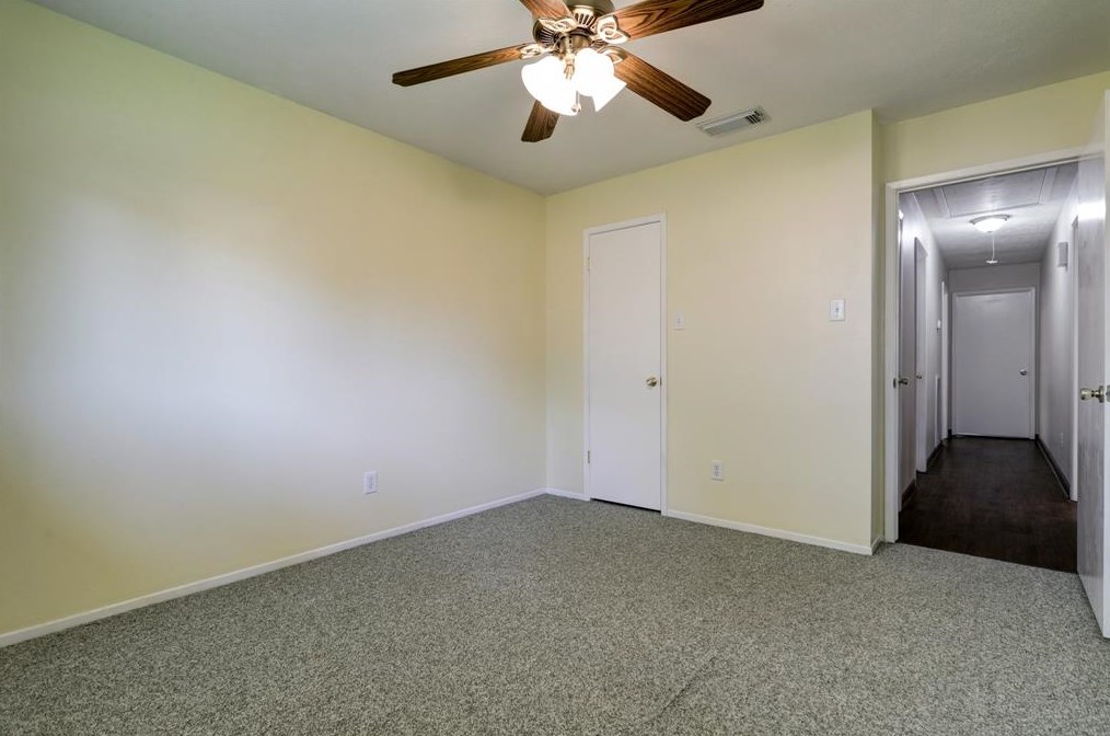 3022 Blue Mdw Cir, Sugar Land TX  exterior