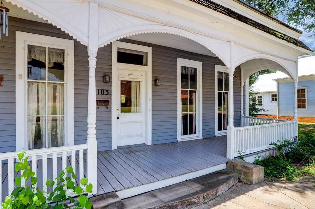 103 Germania St, Brenham, TX 77833-4151