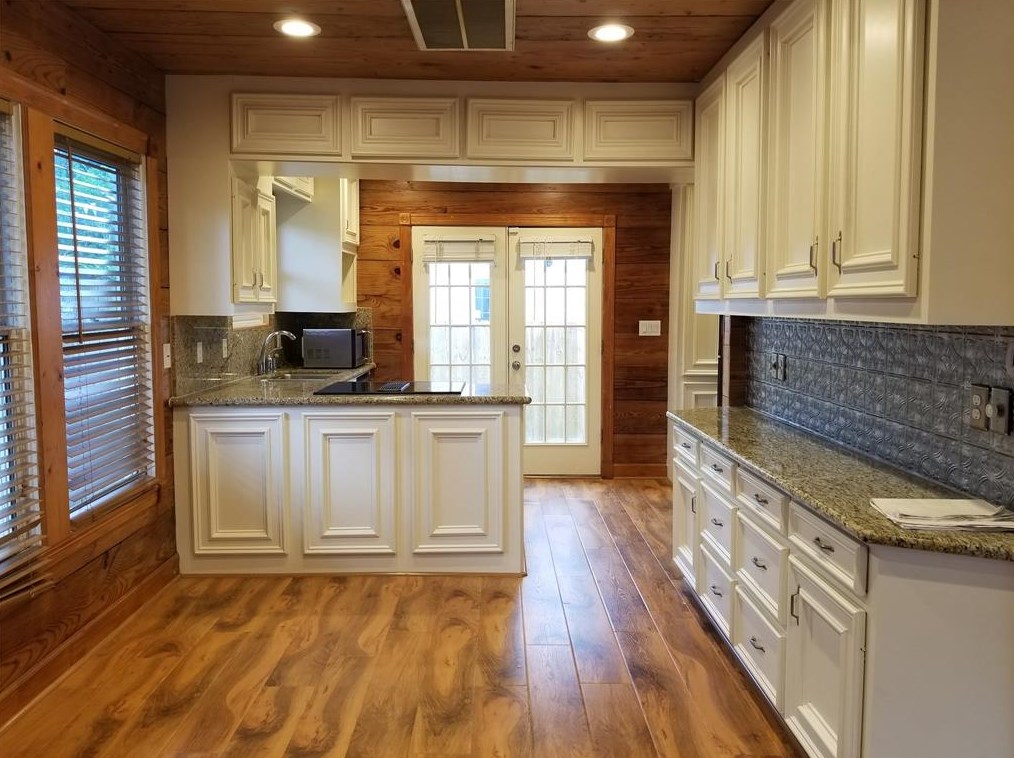 6108 Tyne St, Houston TX  77007-3044 exterior