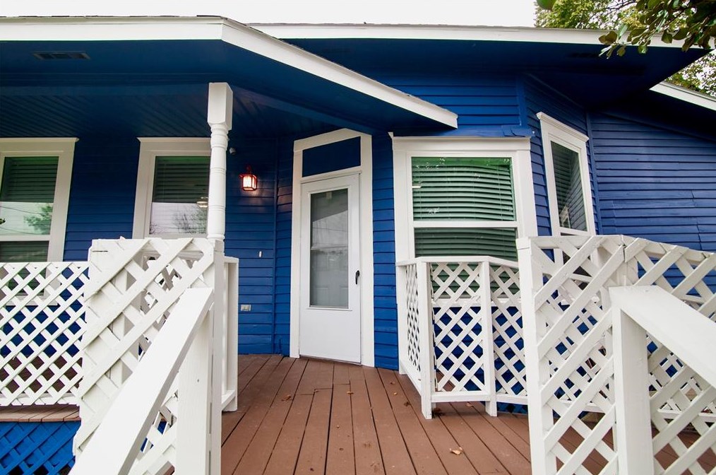 4919 Walker St, Houston, TX 77023