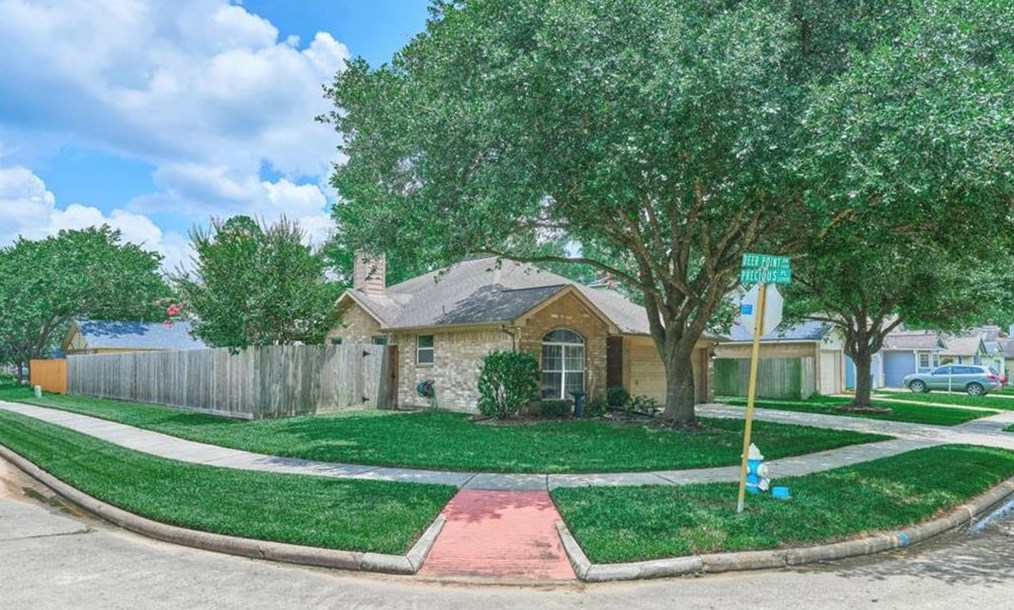 5030 Deer Point Dr, Spring TX  77389-3908 exterior