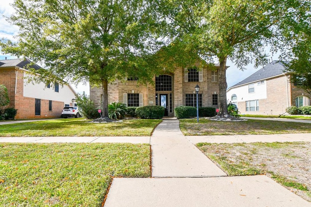 8319 Bending Branch Ln, Cypress, TX 77433
