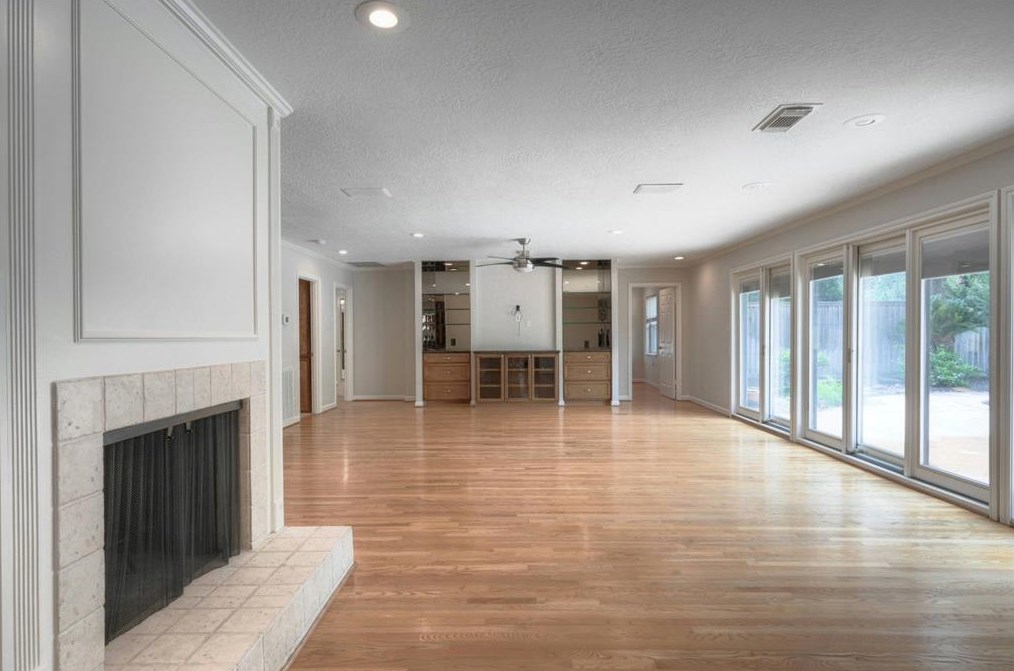 4327 Silverwood Dr, Houston TX  77035-3635 exterior