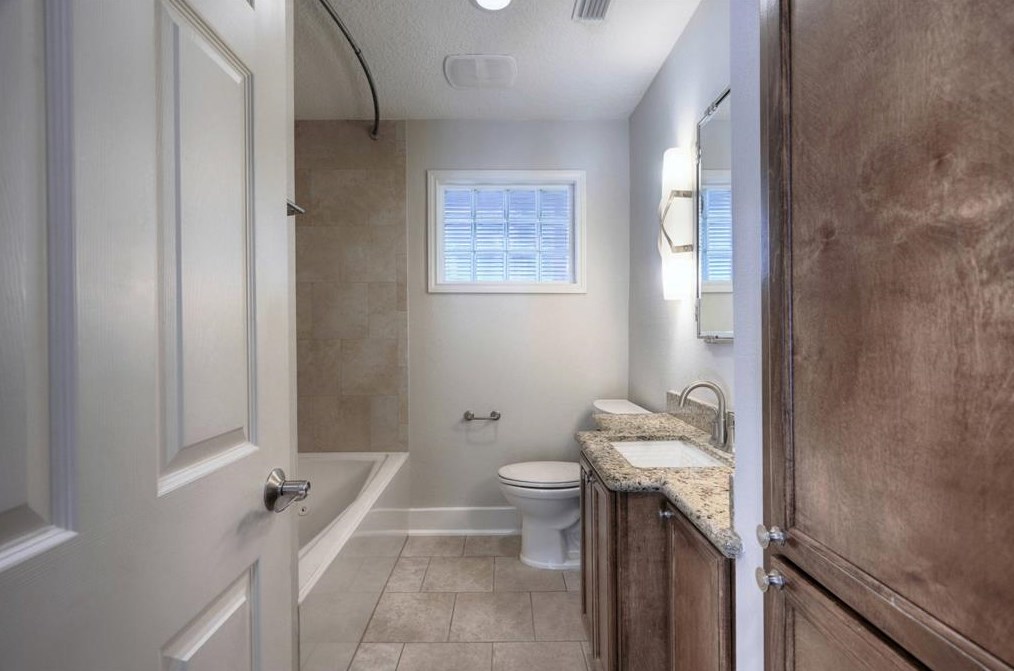 4327 Silverwood Dr, Houston TX  77035-3635 exterior