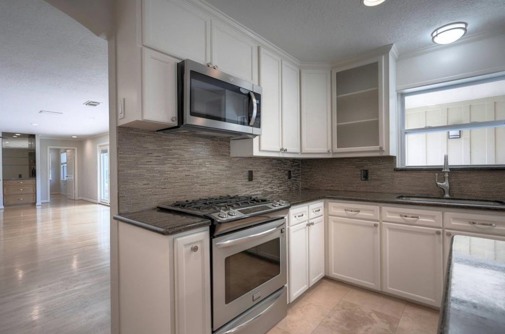 4327 Silverwood Dr, Houston TX  77035-3635 exterior