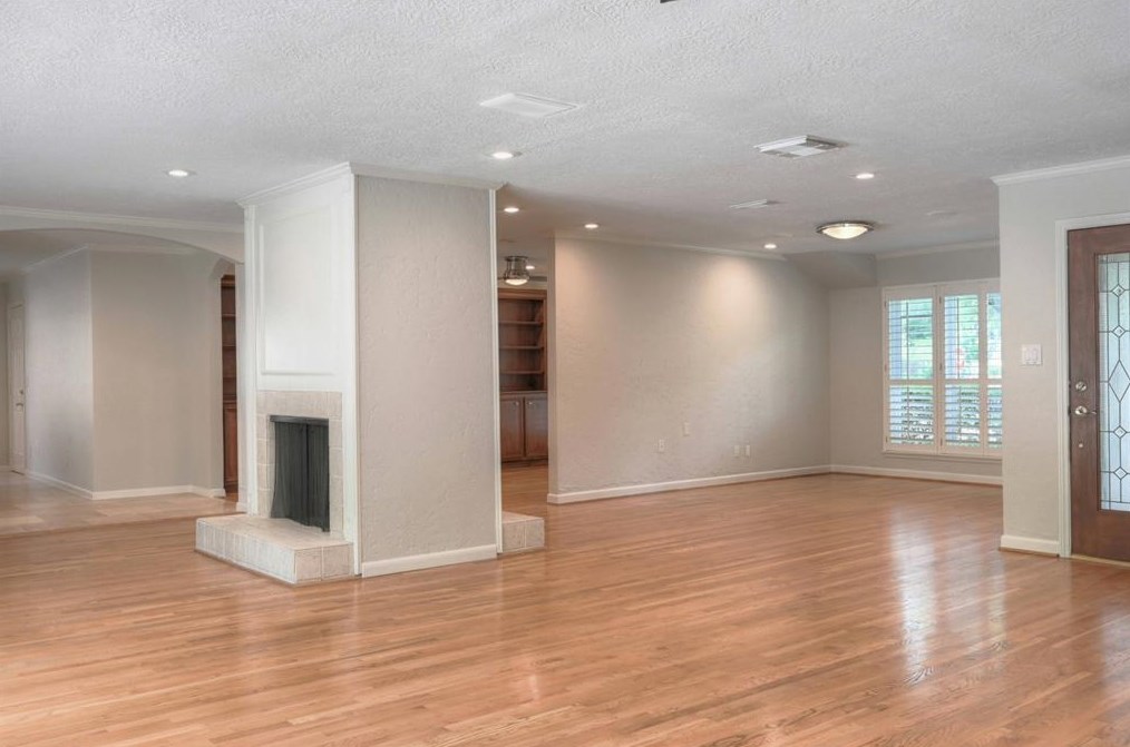 4327 Silverwood Dr, Houston TX  77035-3635 exterior