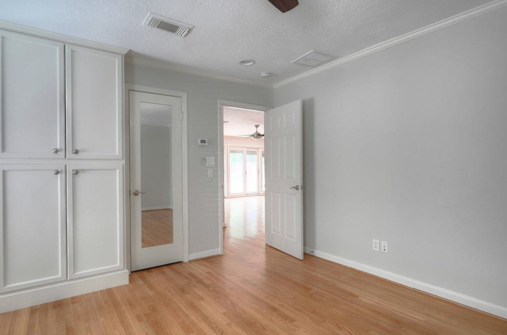 4327 Silverwood Dr, Houston TX  77035-3635 exterior
