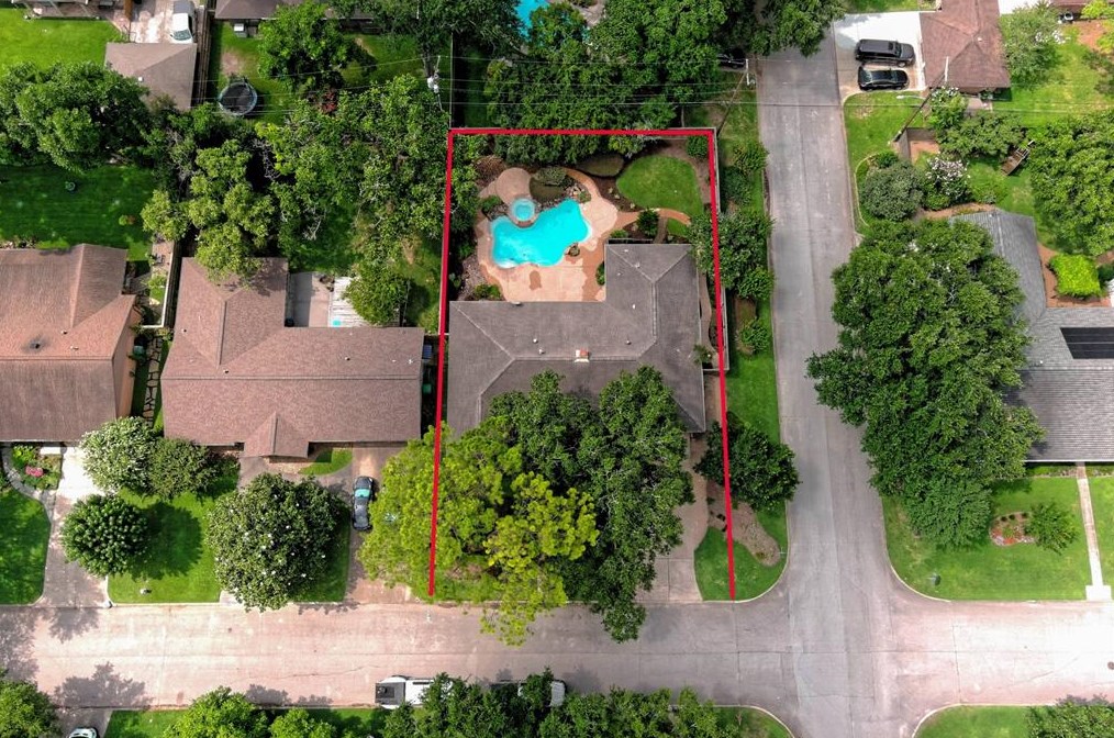 4327 Silverwood Dr, Houston, TX 77035-3633