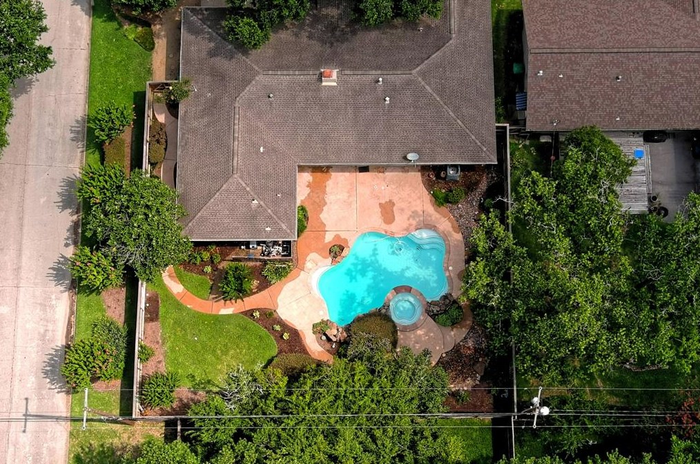 4327 Silverwood Dr, Houston TX  77035-3635 exterior