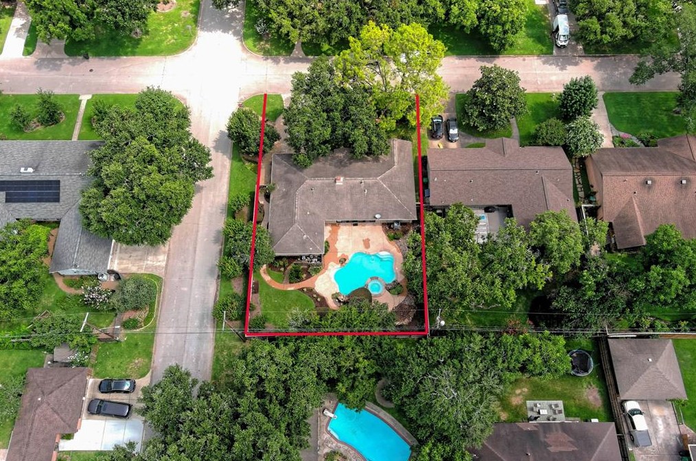 4327 Silverwood Dr, Houston TX  77035-3635 exterior
