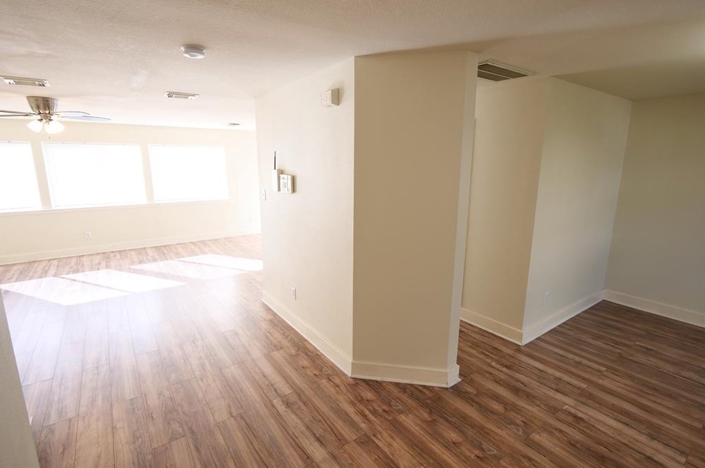 11954 Chanteloup Dr, Houston TX  77047-4442 exterior