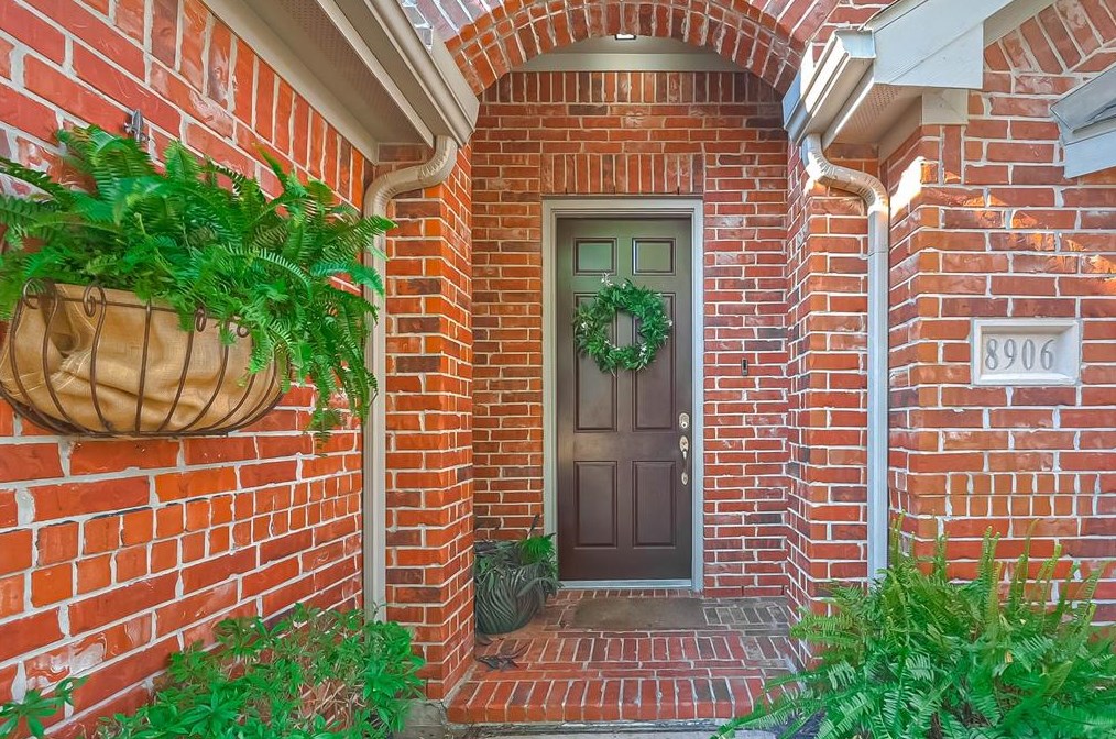 8906 Peach Oak Xing, Katy, TX 77494-3090