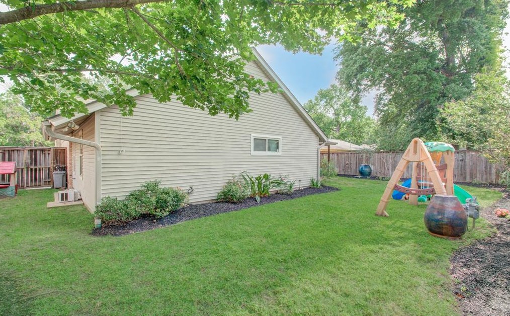 2319 Wilde Rock Way, Houston TX  77018-7147 exterior