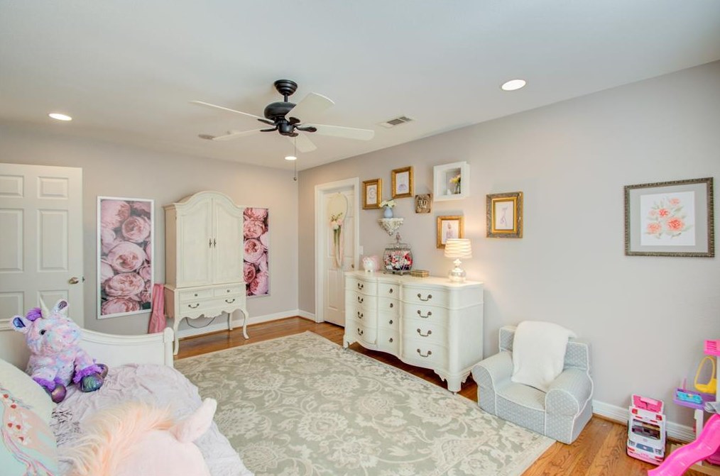 2319 Wilde Rock Way, Houston TX  77018-7147 exterior