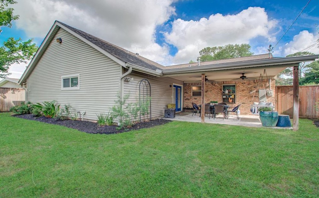 2319 Wilde Rock Way, Houston TX  77018-7147 exterior