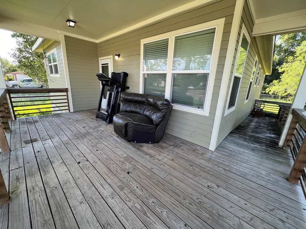 3366 Airport Blvd, Houston TX  77051-4202 exterior