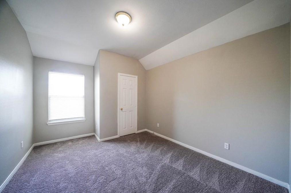 307 Broken Pine Ct, Conroe, TX 77304