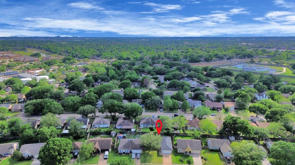 10051 Green Valley Ln, Houston TX  77064-5331 exterior