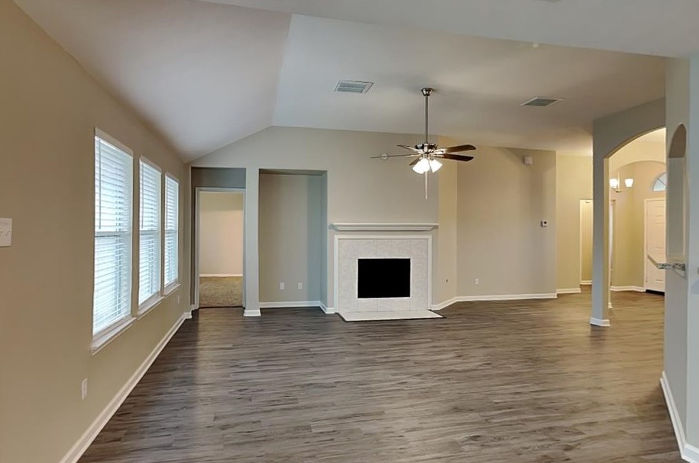 8831 Aberdeen Oaks Dr, Houston, TX 77095