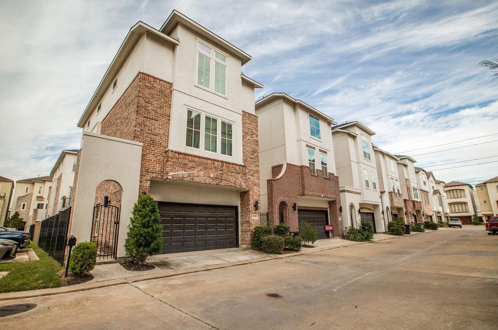 5634 Woodbrook Way, Houston, TX 77081