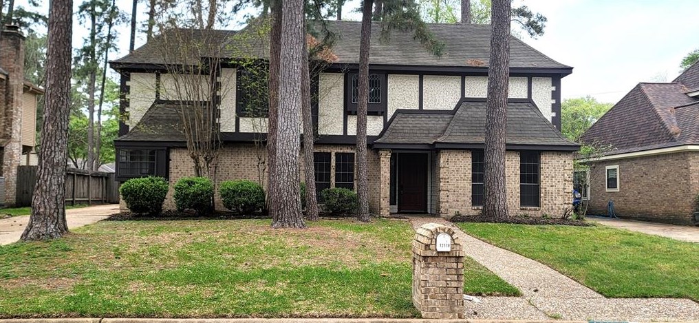 12118 Rocky Lake Dr, Houston, TX 77070