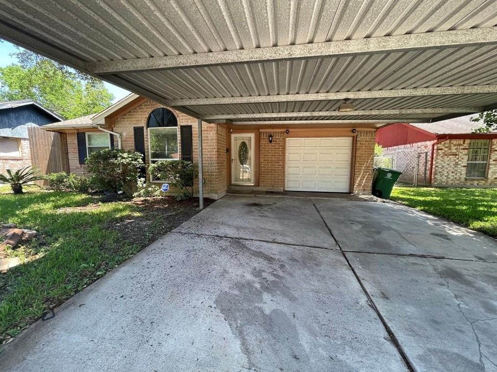 11731 Bay Cedar Dr, Houston, TX 77048-2537