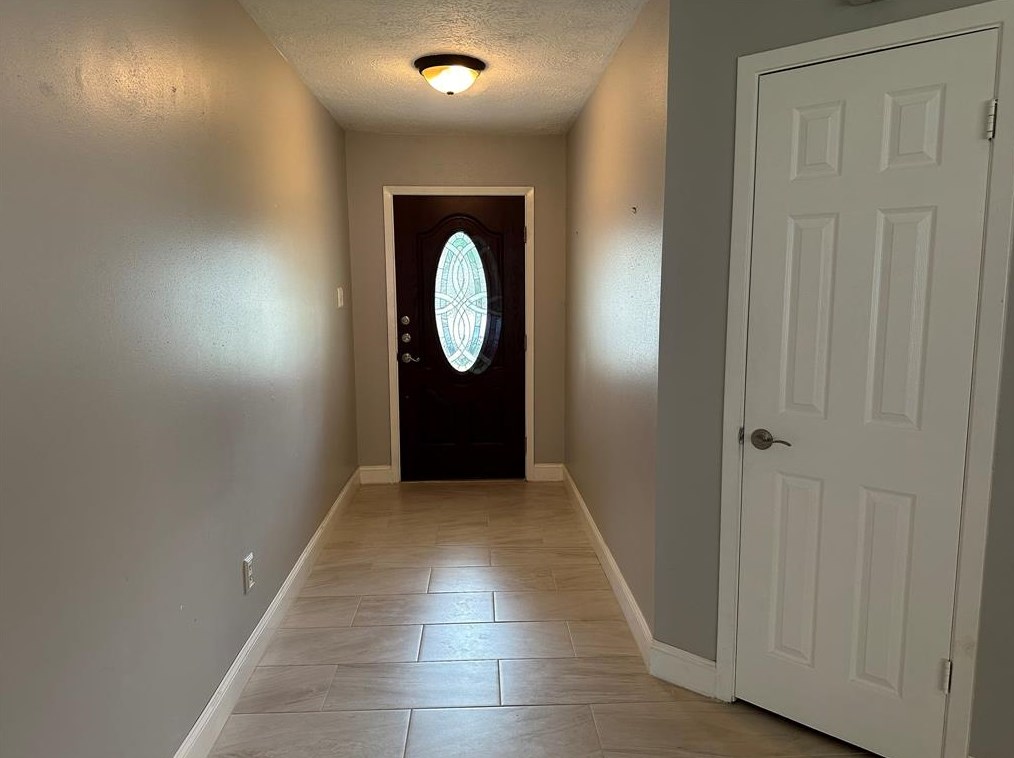 2820 Pickett Dr, League City, TX 77573