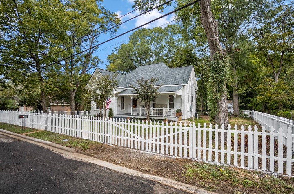 400 North St, Livingston, TX 77351-2312