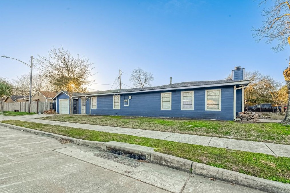11730 Rubenstein St, Houston, TX 77076