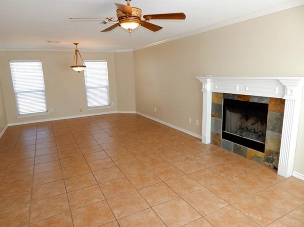 2325 Shady Pine Dr, Conroe, TX 77301