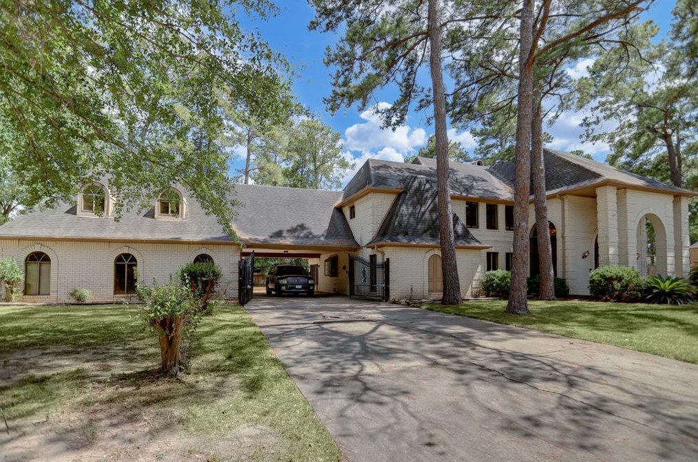 8007 Northbridge Cir, Spring, TX 77379-8918
