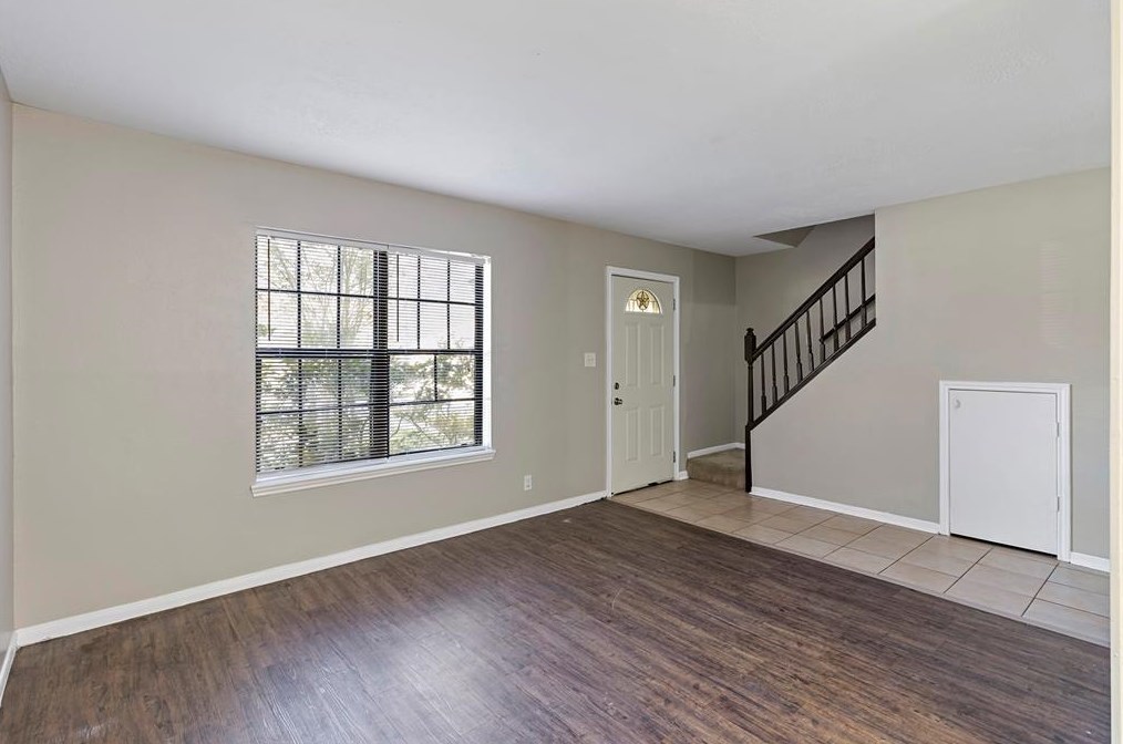 1700 Longview St, Conroe, TX 77301