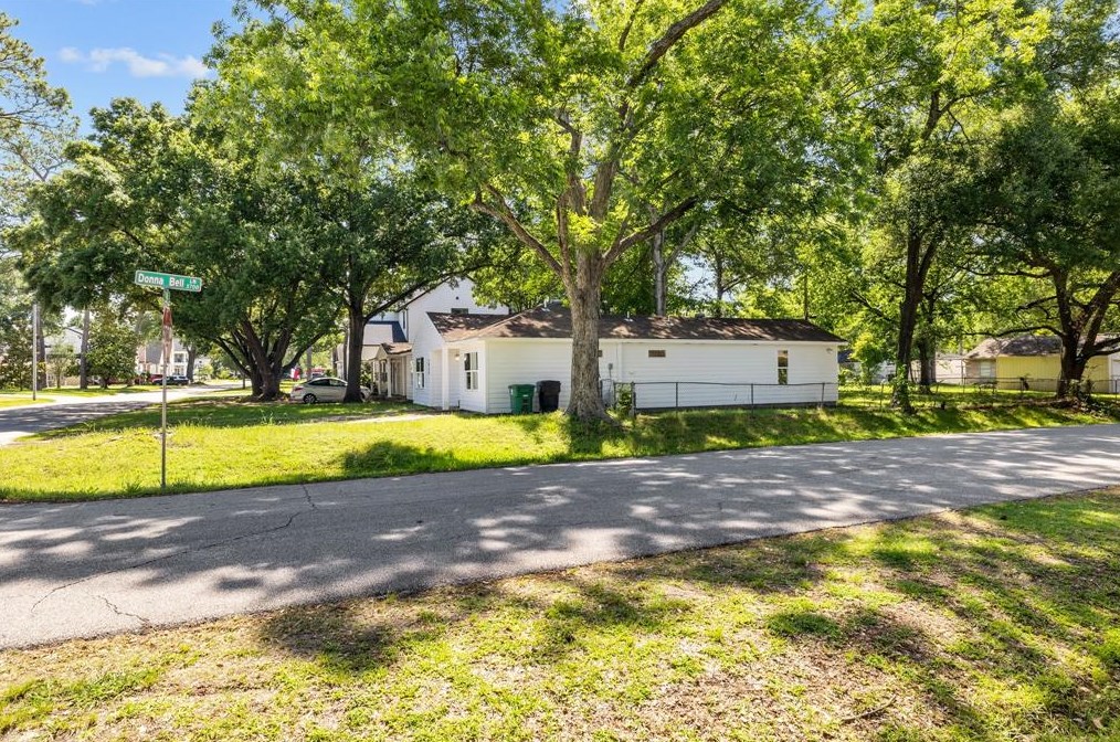 1925 Chippendale Rd, Houston, TX 77018